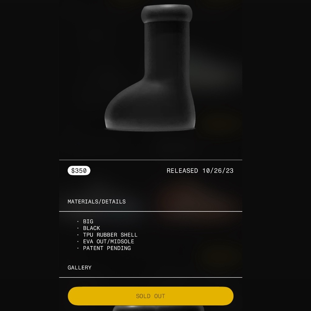 Big Black Boots Mschf

Used 3 times, perfect condition in its original box.